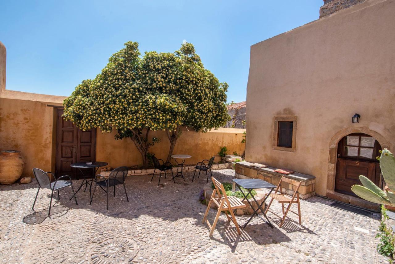 Goulas Traditional Guesthouse Monemvasía Eksteriør bilde